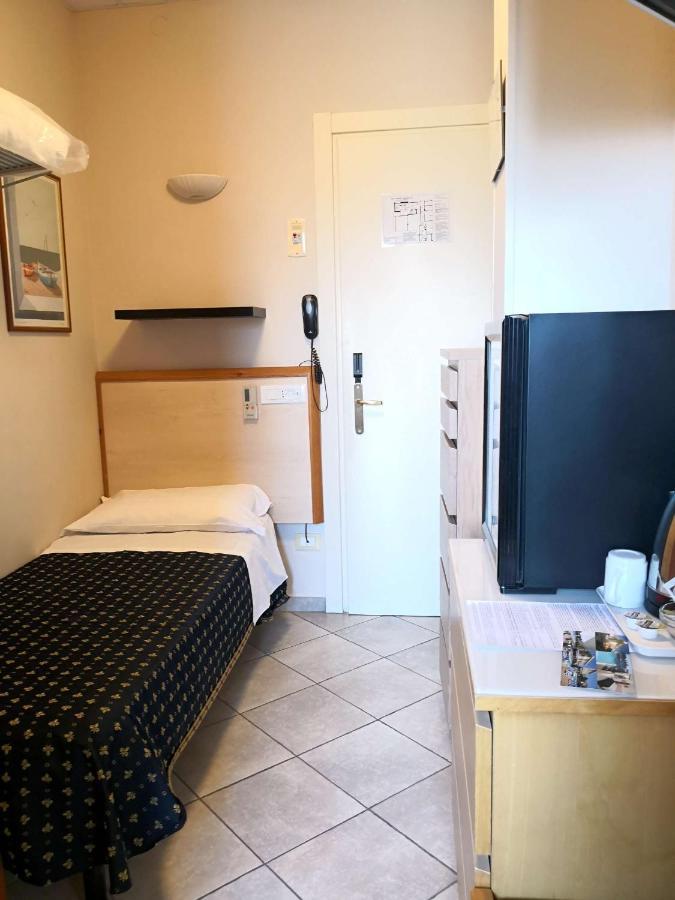 Hotel Delle Mimose ดิอาโนมารีนา ภายนอก รูปภาพ