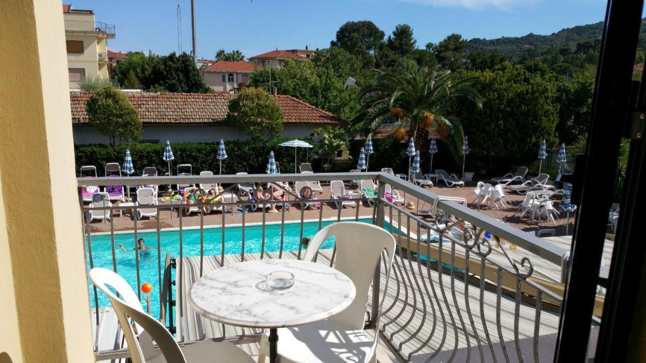 Hotel Delle Mimose ดิอาโนมารีนา ภายนอก รูปภาพ