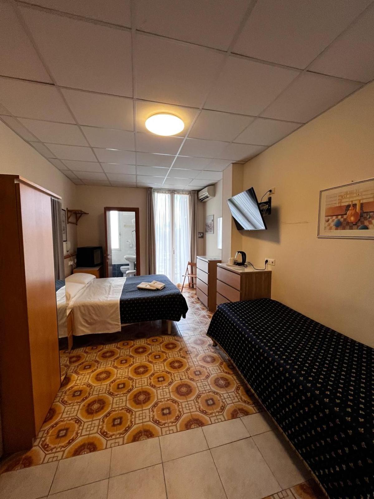 Hotel Delle Mimose ดิอาโนมารีนา ภายนอก รูปภาพ