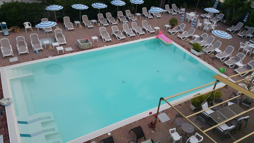 Hotel Delle Mimose ดิอาโนมารีนา ภายนอก รูปภาพ