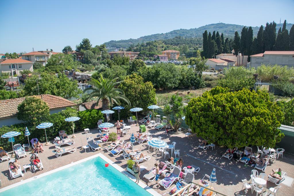 Hotel Delle Mimose ดิอาโนมารีนา ภายนอก รูปภาพ
