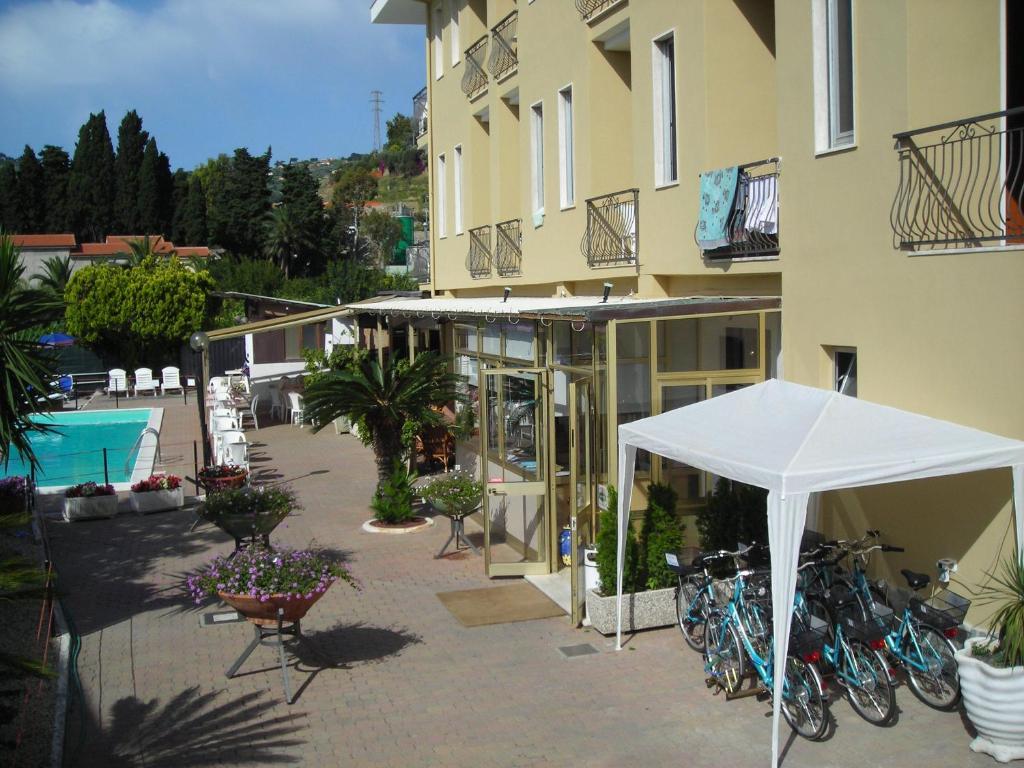 Hotel Delle Mimose ดิอาโนมารีนา ภายนอก รูปภาพ