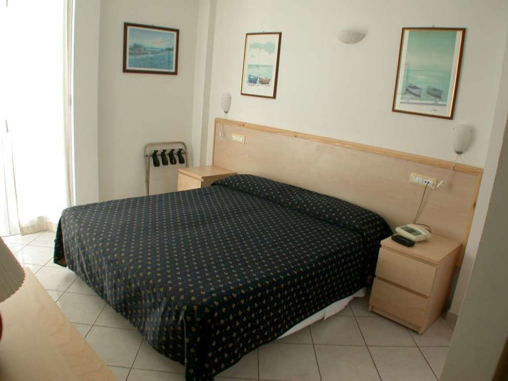 Hotel Delle Mimose ดิอาโนมารีนา ภายนอก รูปภาพ