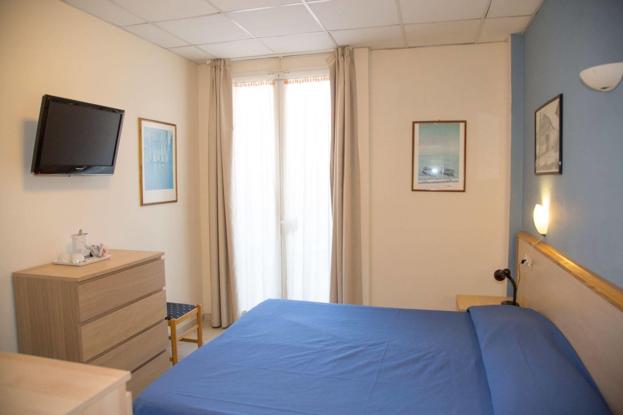 Hotel Delle Mimose ดิอาโนมารีนา ภายนอก รูปภาพ